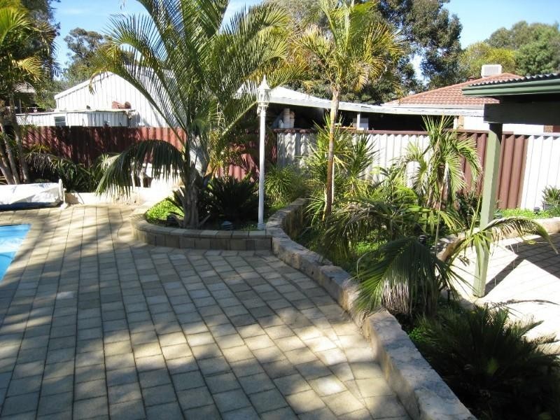 2 Shanks Court, Armadale WA 6112