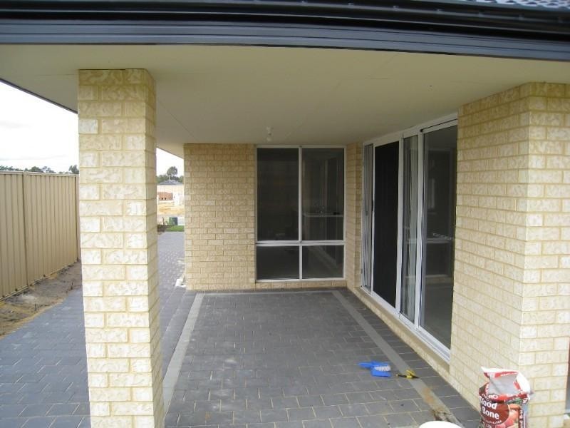 19 Silverline Bend, Bertram WA 6167