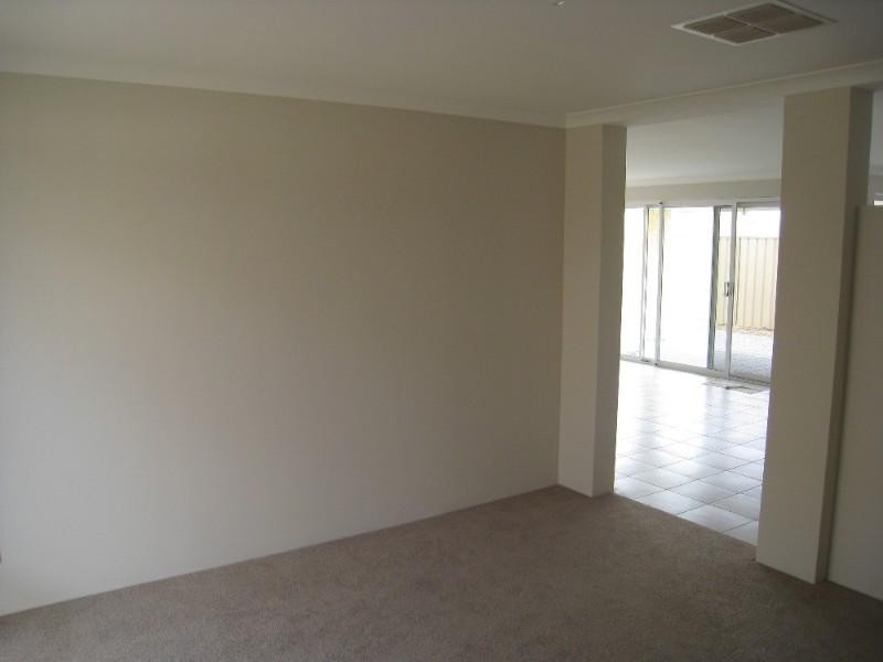 19 Silverline Bend, Bertram WA 6167