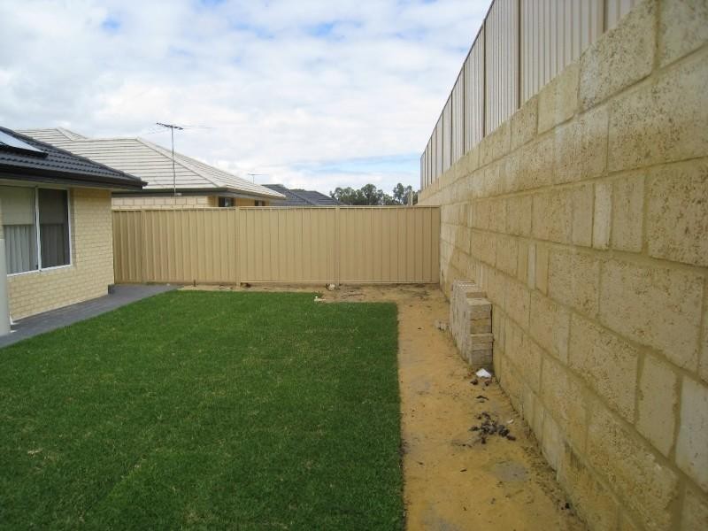 19 Silverline Bend, Bertram WA 6167