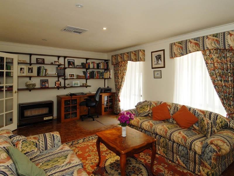 140 Station Street, Martin WA 6110