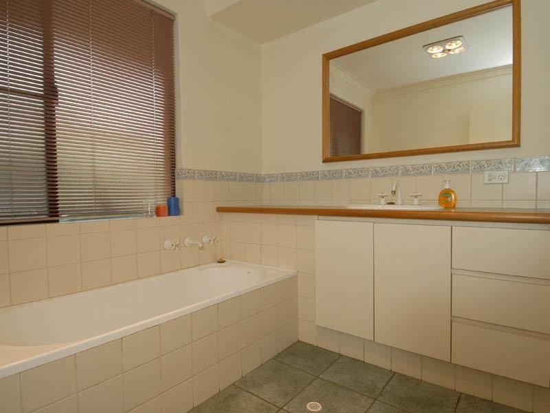 140 Station Street, Martin WA 6110