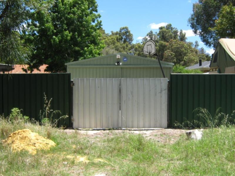 218 Eudoria Street, Gosnells WA 6110