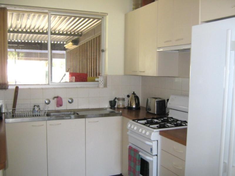 218 Eudoria Street, Gosnells WA 6110