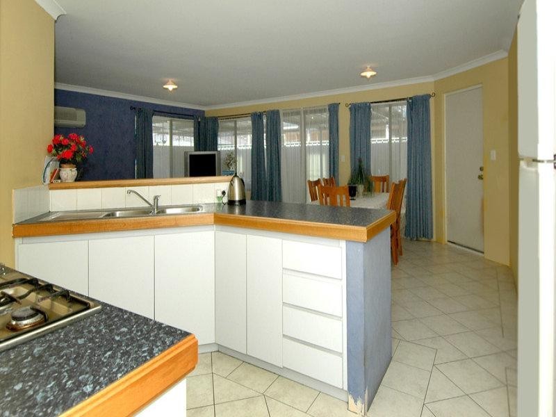 18 Jakovich Circuit, Atwell WA 6164