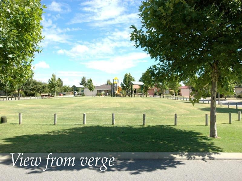 18 Jakovich Circuit, Atwell WA 6164