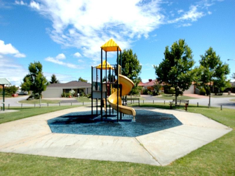 18 Jakovich Circuit, Atwell WA 6164