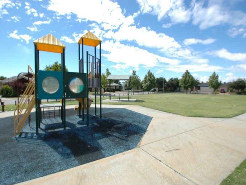 18 Jakovich Circuit, Atwell WA 6164