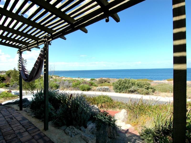 130 Warnbro Beach Road, Waikiki WA 6169