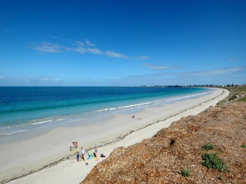 130 Warnbro Beach Road, Waikiki WA 6169