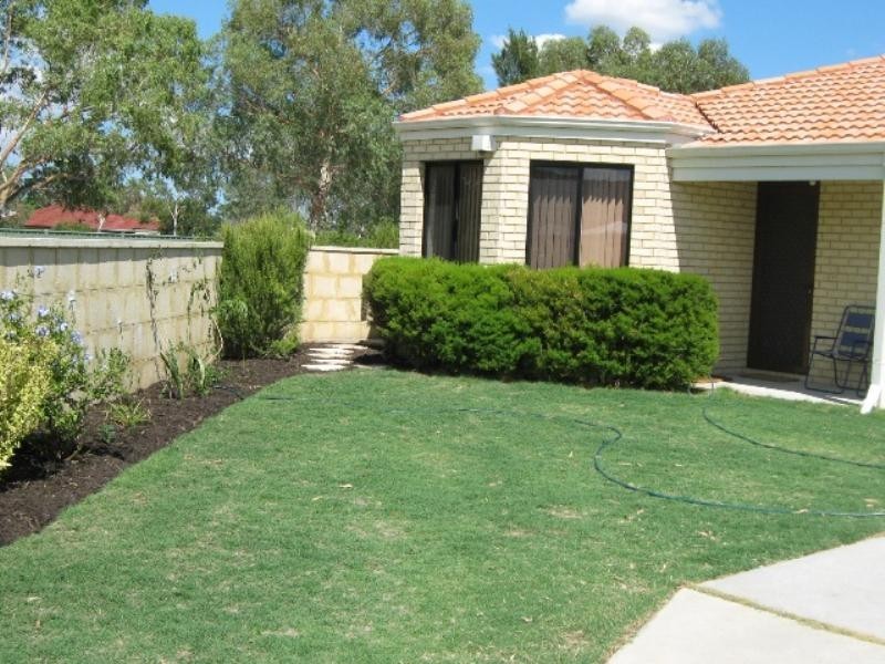 35 Bruce Road, Wattle Grove WA 6107