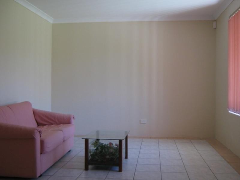 35 Bruce Road, Wattle Grove WA 6107