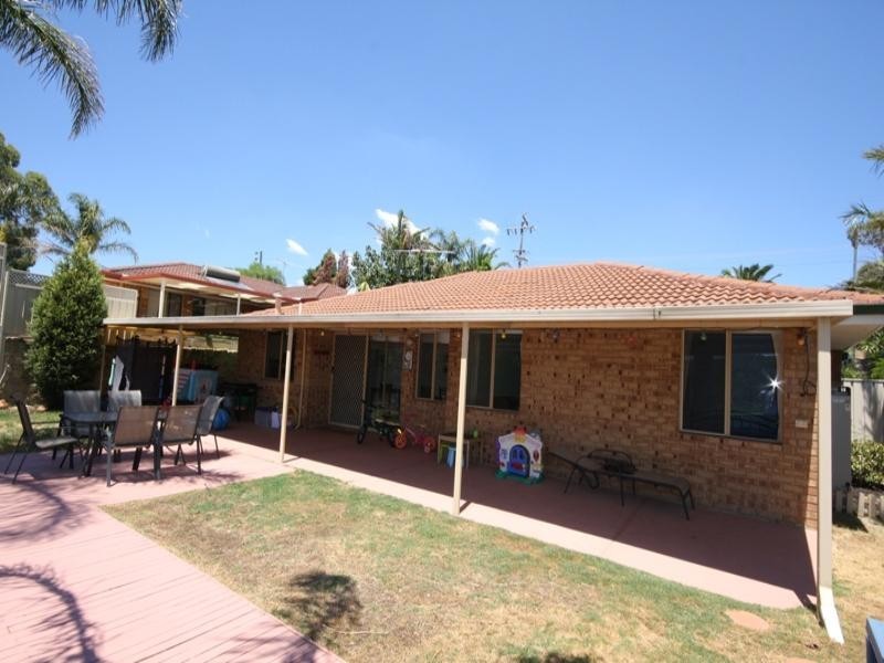 12 Hillside Road, Mount Richon WA 6112