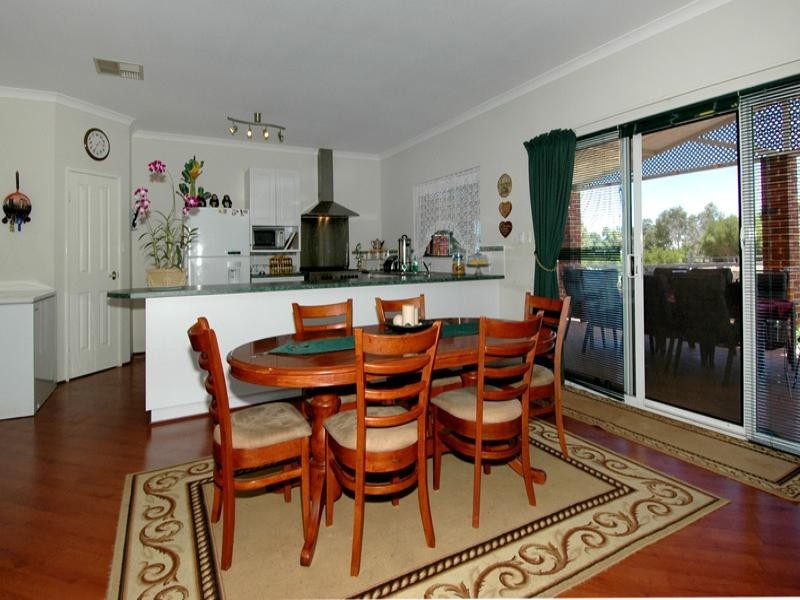 33 Bruns Drive, Darling Downs WA 6122