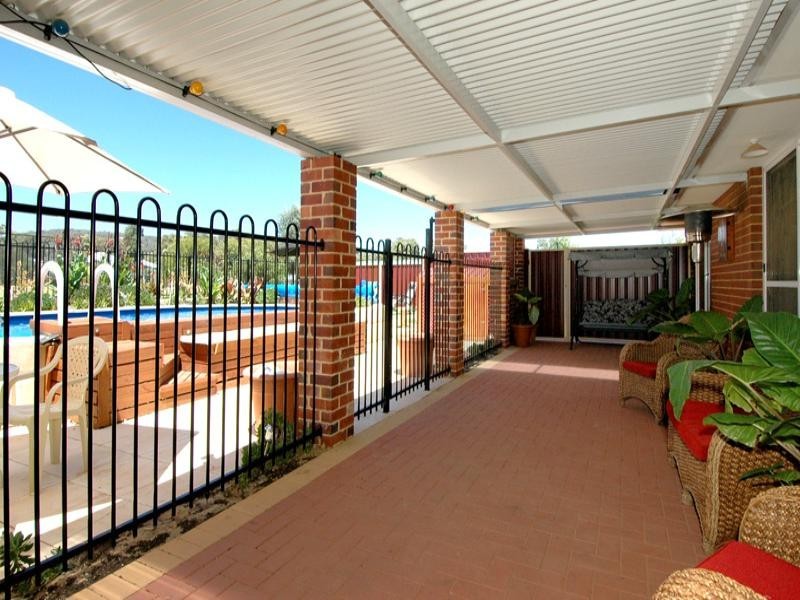 33 Bruns Drive, Darling Downs WA 6122