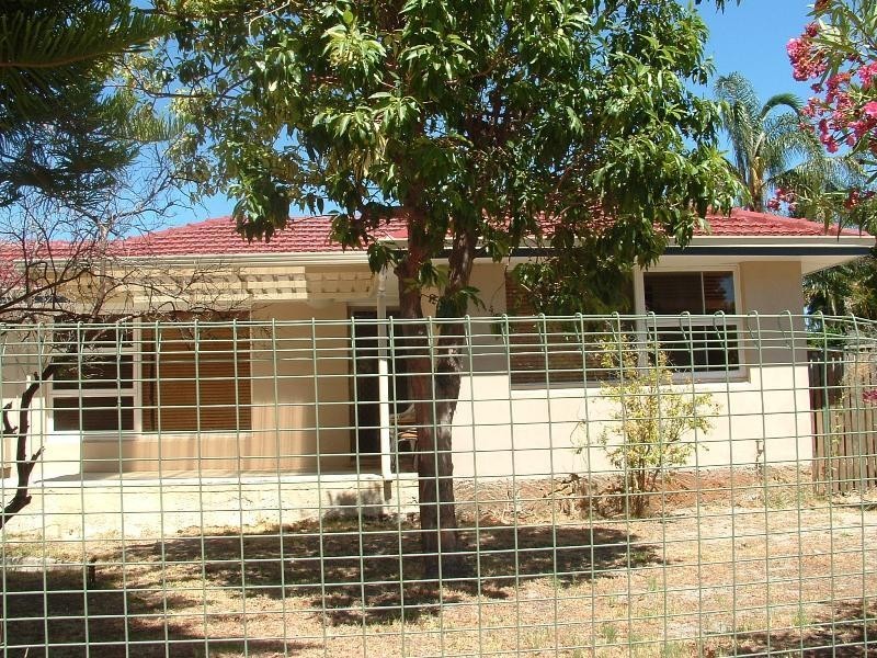 3 Lyne Street, Gosnells WA 6110