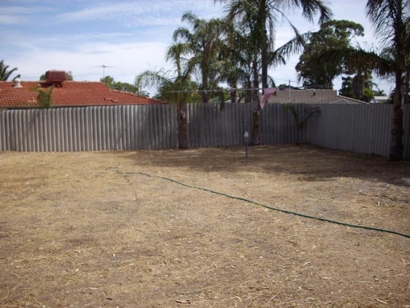 77 Ashburton Road, Gosnells WA 6110