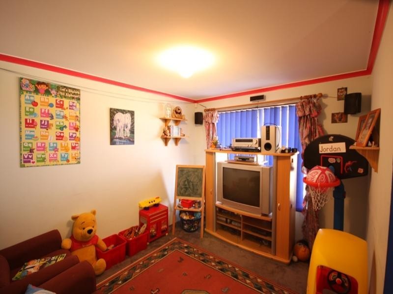 30 Ashworth Way, Brookdale WA 6112