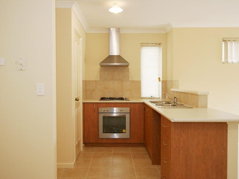 2/162 Hicks Street, Gosnells WA 6110