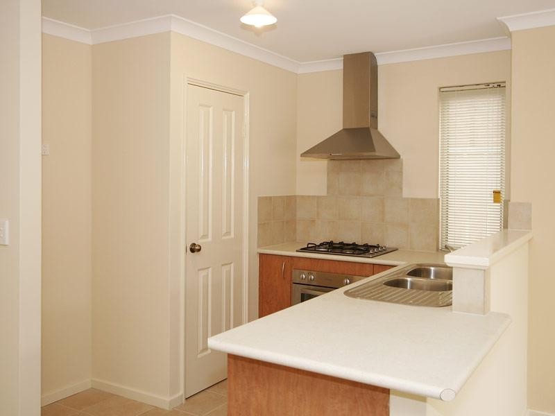 2/162 Hicks Street, Gosnells WA 6110