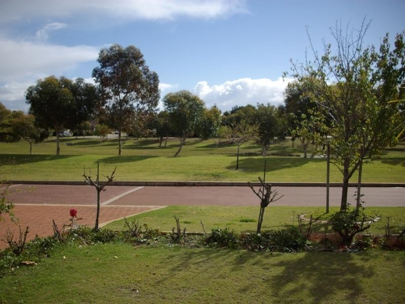 6 Aviemore Green, Canning Vale WA 6155