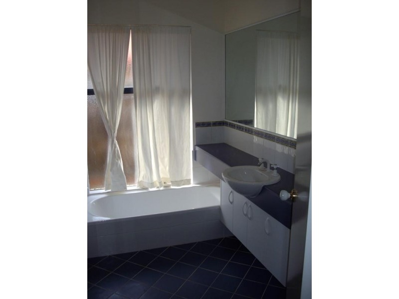 6 Aviemore Green, Canning Vale WA 6155