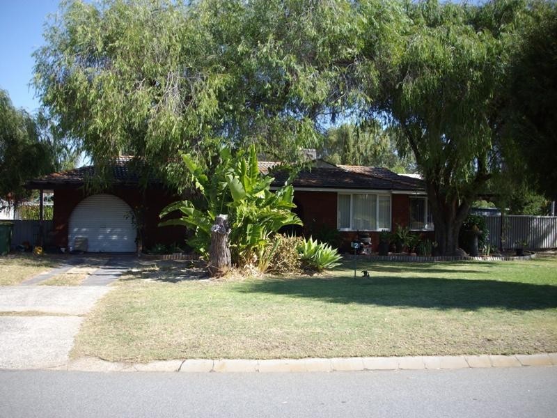 2 Sarre Street, Gosnells WA 6110