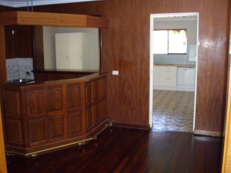 35 Fleming Avenue, Wilson WA 6107