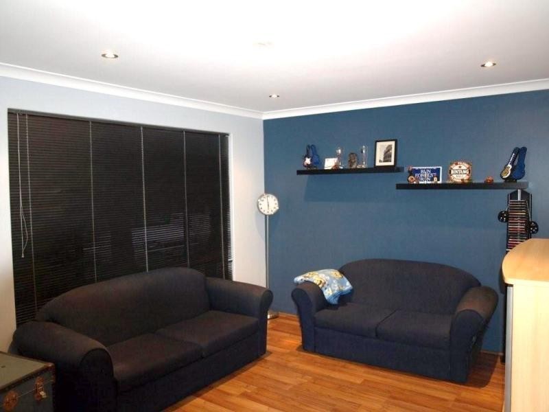 10 Symes Close, Seville Grove WA 6112