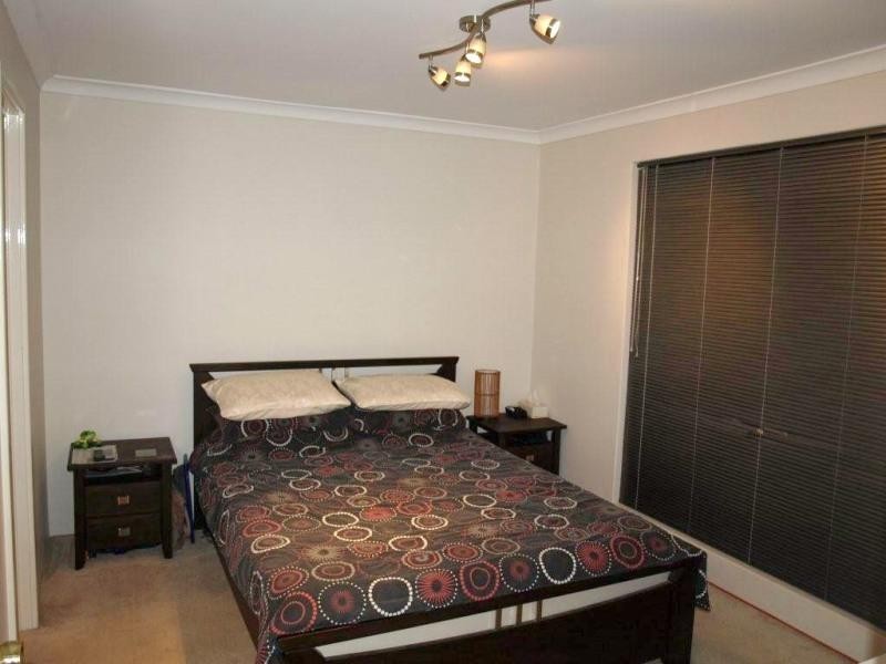 10 Symes Close, Seville Grove WA 6112