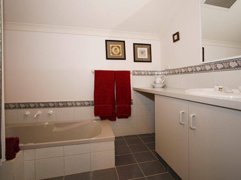 32 Opal Way, Mount Richon WA 6112