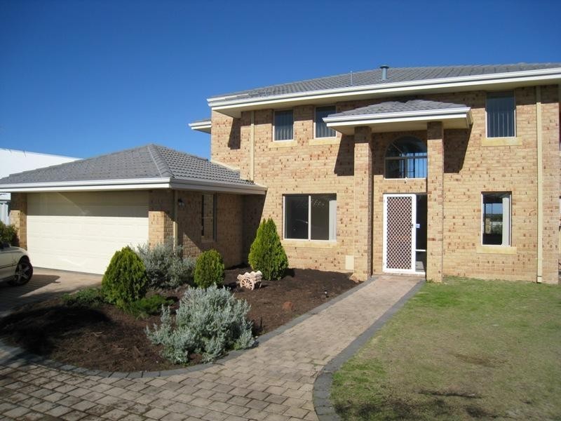 2 Villa Franche Rise, Port Kennedy WA 6172