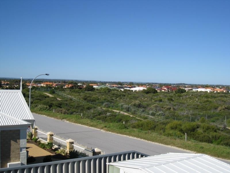 2 Villa Franche Rise, Port Kennedy WA 6172