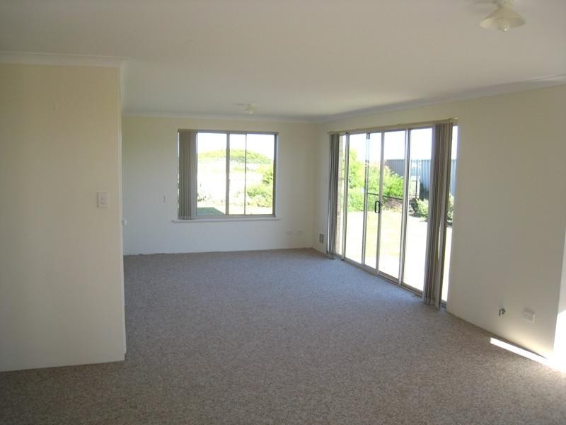 2 Villa Franche Rise, Port Kennedy WA 6172