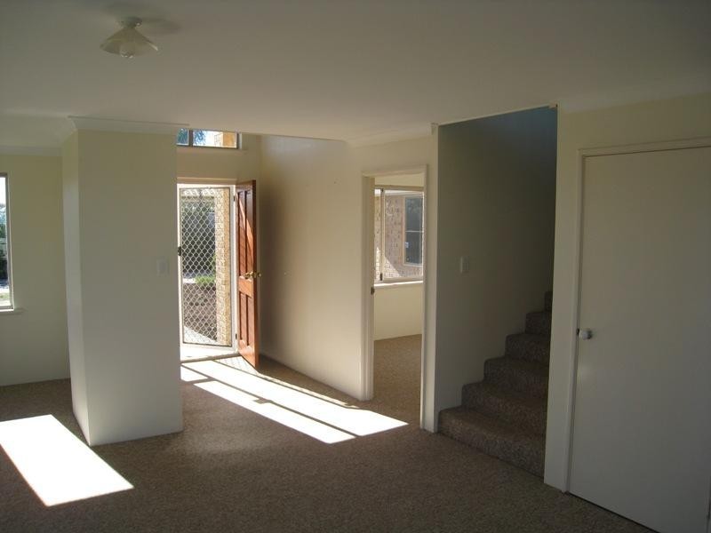 2 Villa Franche Rise, Port Kennedy WA 6172