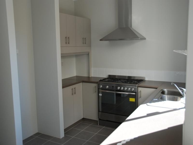 2/7 Madras Way, Southern River WA 6110