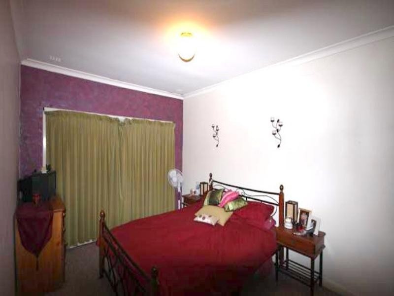 28 Robinhood Avenue, Armadale WA 6112