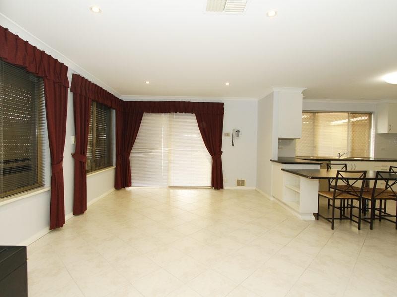 3 Symes Close, Seville Grove WA 6112