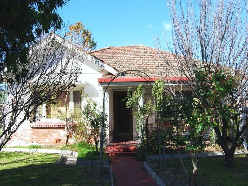 17 Pitchford Avenue, Maddington WA 6109