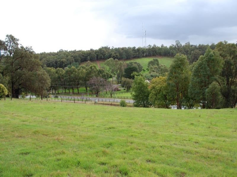 197 Canns Road, Bedfordale WA 6112