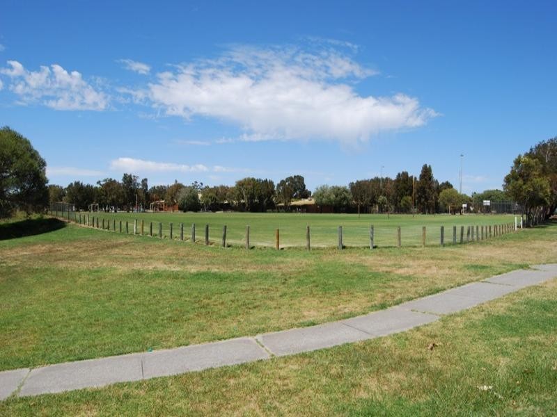 20 Swingler Way, Gosnells WA 6110