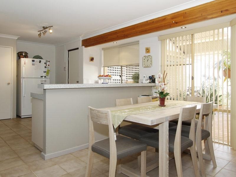 41 Longreach Parade, Coogee WA 6166