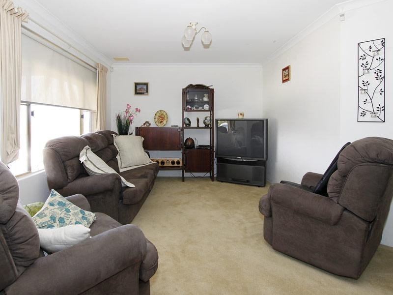 41 Longreach Parade, Coogee WA 6166