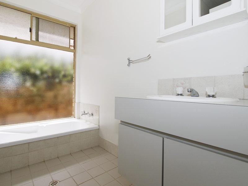 41 Longreach Parade, Coogee WA 6166
