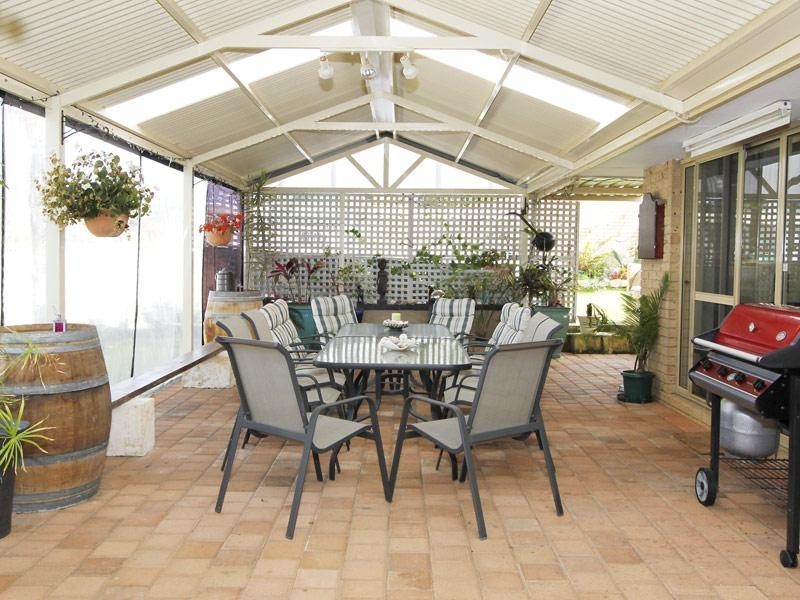 41 Longreach Parade, Coogee WA 6166