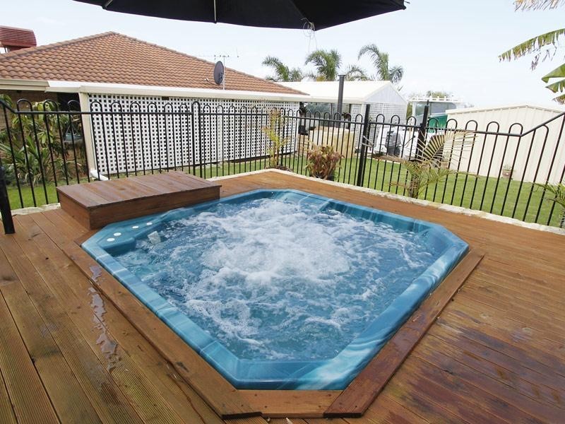 41 Longreach Parade, Coogee WA 6166