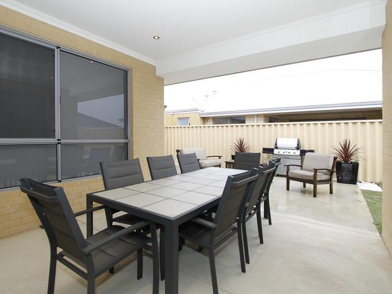 10 Friday Hill Drive, Southern River WA 6110