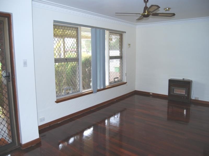 15 Risby Street, Gosnells WA 6110