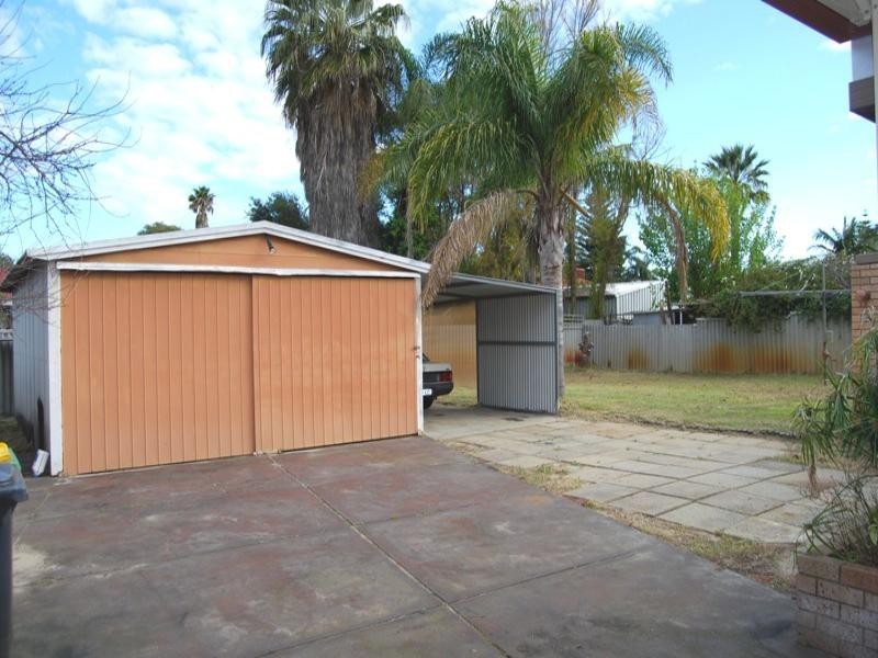 15 Risby Street, Gosnells WA 6110