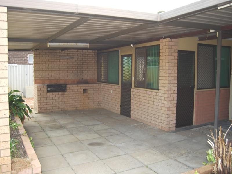 15 Risby Street, Gosnells WA 6110